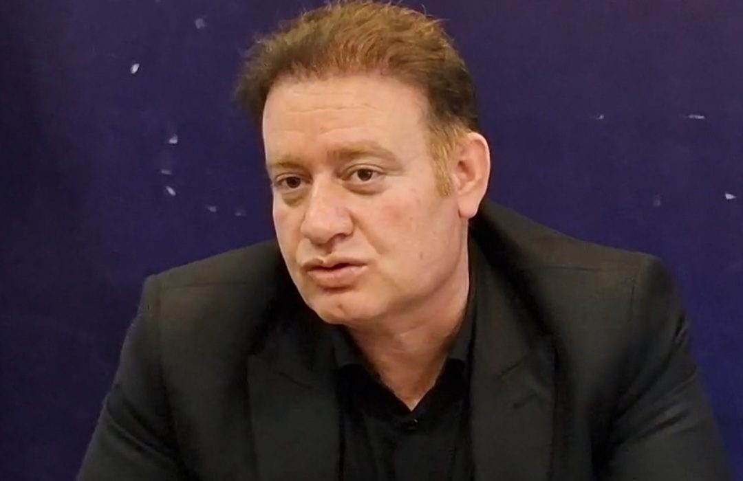 تحویل ۲۰دستگاه دمنده به دهیاریهای پلدختر برای مقابله با آتشسوزیهای احتمالی