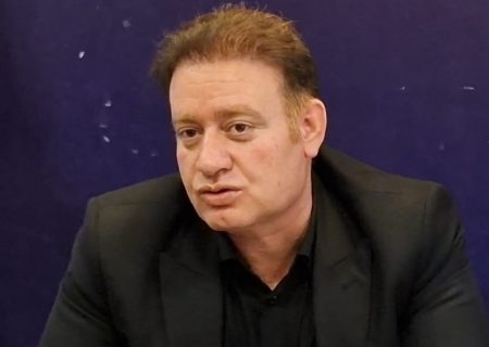 تحویل ۲۰دستگاه دمنده به دهیاری‌های پلدختر برای مقابله با آتش‌سوزی‌های احتمالی