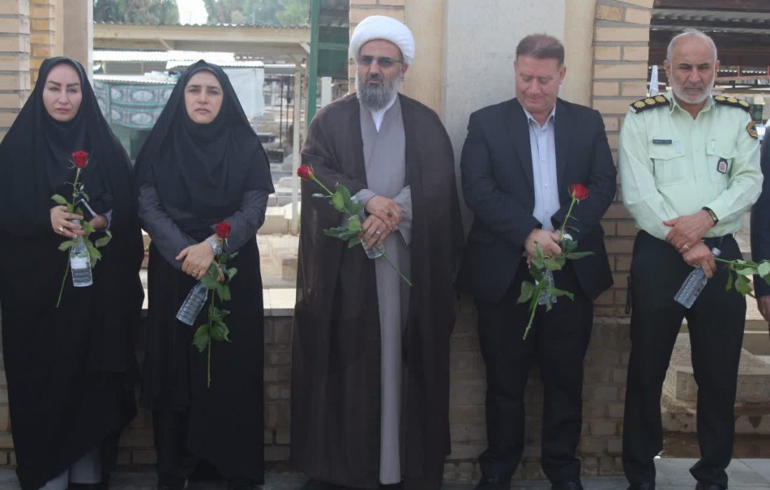 هفته دولت در پلدختر با عطر شهیدان آغاز شد؛ از دیدار با امام جمعه تا تجدید میثاق با شهدا
