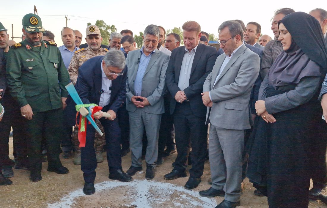با حضور استاندار لرستان؛شهرک گلخانه ای واشیان پلدختر کلنگ زنی شد