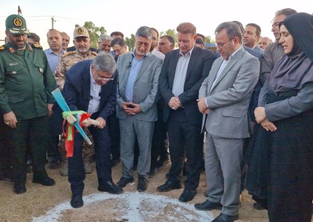 با حضور استاندار لرستان؛شهرک گلخانه ای واشیان پلدختر کلنگ زنی شد