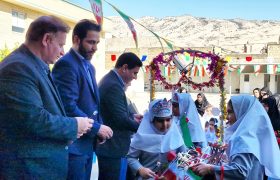 جشن شکوفه‌ها در پلدختر؛ ۹۰۹ دانش‌آموز کلاس اولی به استقبال مهر رفتند