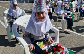 ­بوی ماه مهر در پلدختر؛ شکوفه‌ها به مدرسه رفتند