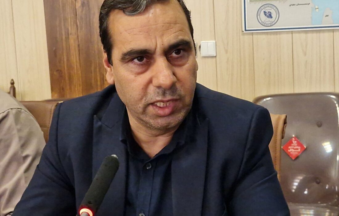 با متخلفان سد معبر در پلدختر برخورد می‌کنیم